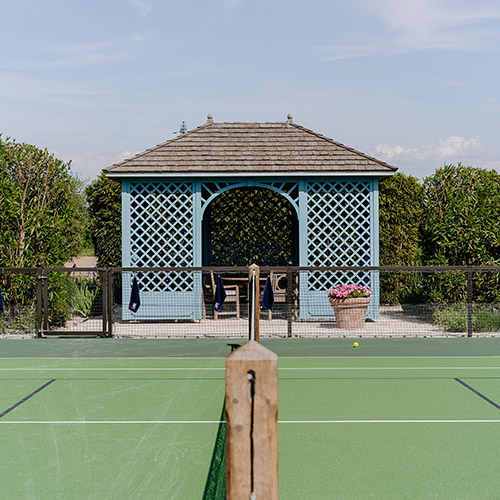 CHATEAU AVIGNON PROVENCE - tennis court